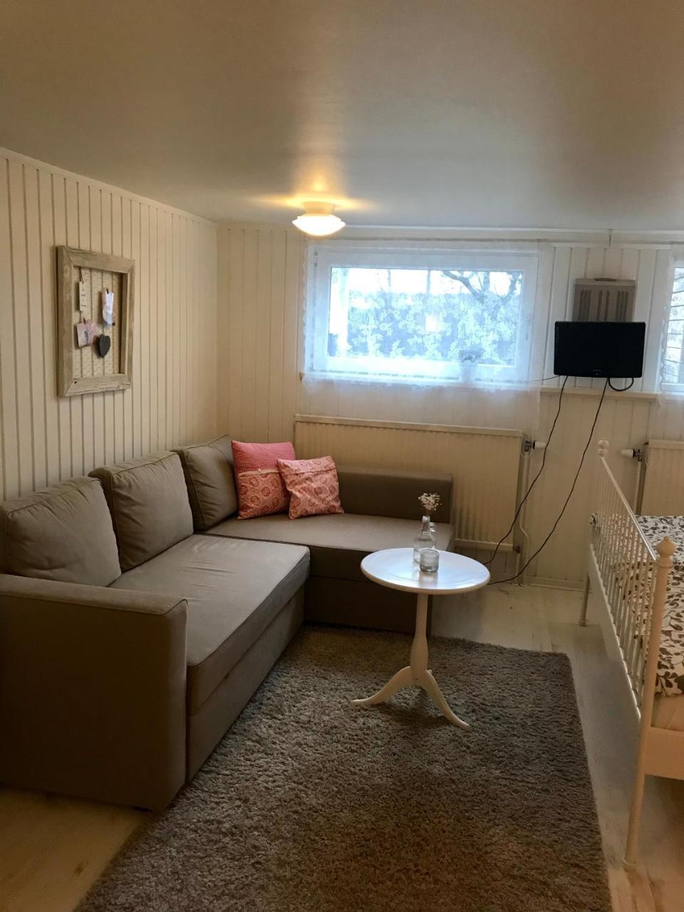 Room With Pentry, Separate Entrance, No Cardpayment Granna Ngoại thất bức ảnh