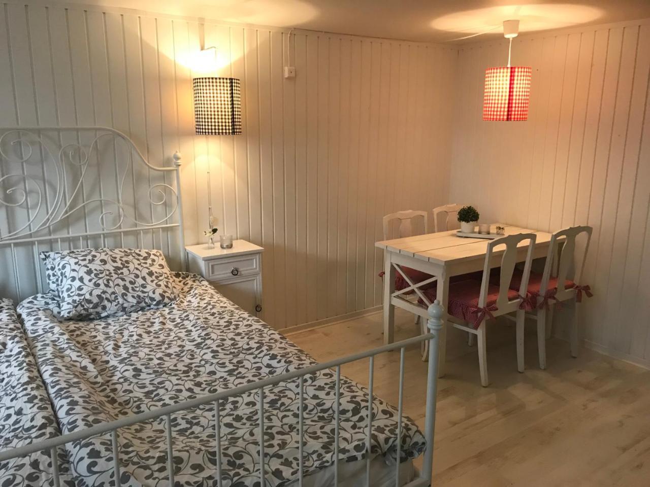Room With Pentry, Separate Entrance, No Cardpayment Granna Ngoại thất bức ảnh